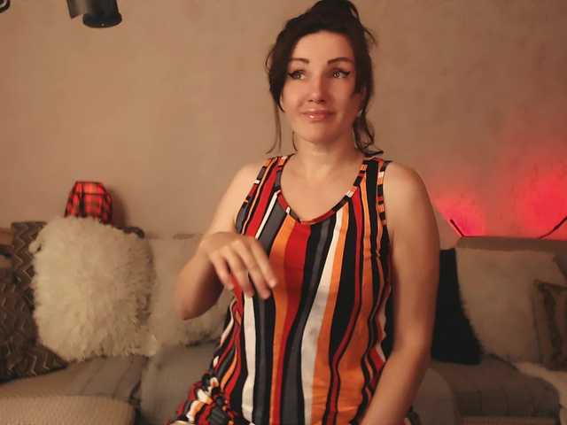 Mercedeswoman live cam on BongaCams