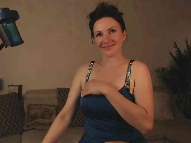 Mercedeswoman webcam