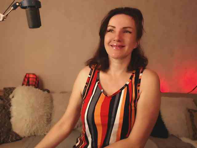 Mercedeswoman webcam