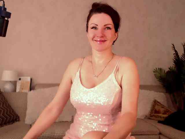 Mercedeswoman webcam