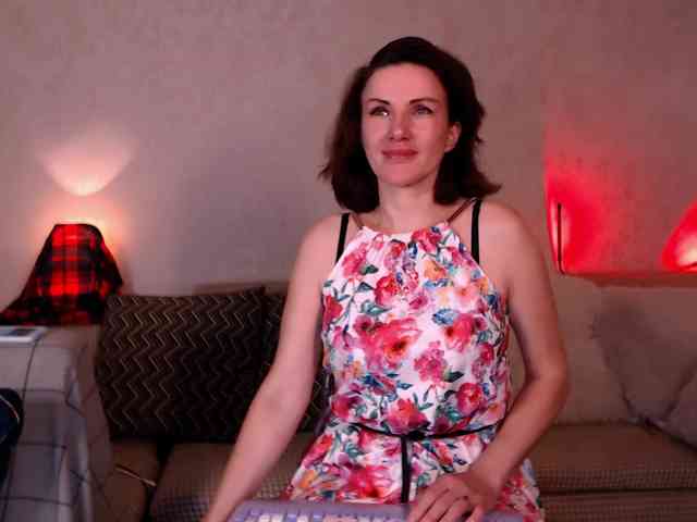 Mercedeswoman webcam