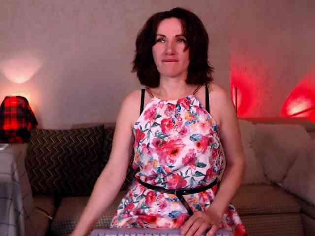 Mercedeswoman webcam