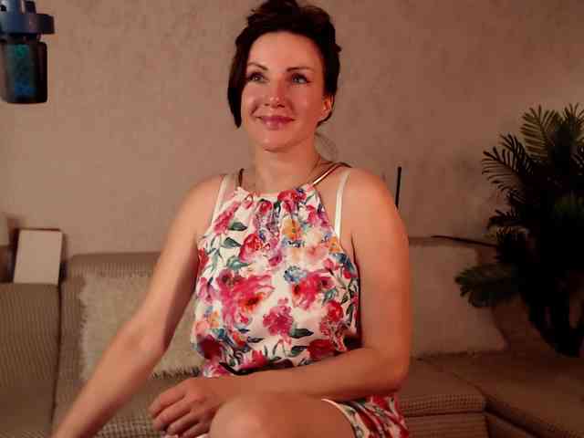 Mercedeswoman webcam