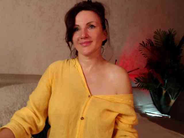 Mercedeswoman webcam