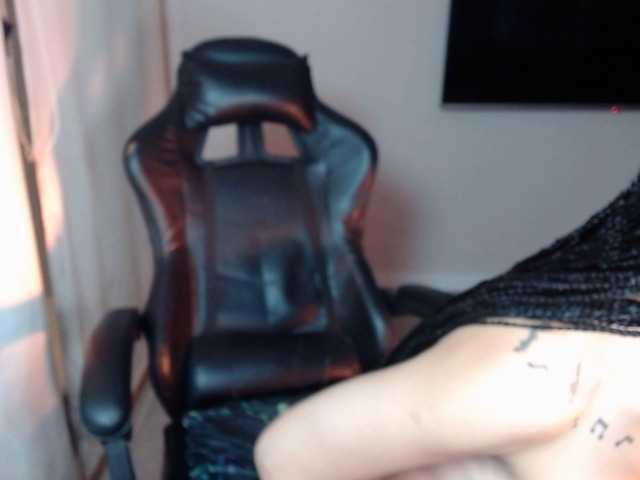 Lili-Cruz40 live cam on BongaCams
