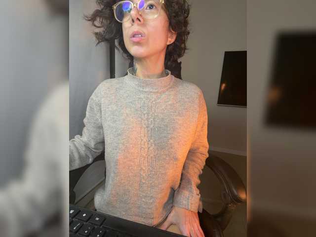 Lili-Cruz40 live cam on BongaCams
