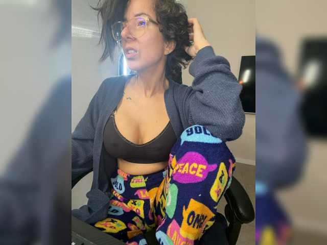 Lili-Cruz40 live cam on BongaCams