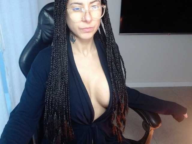 Lili-Cruz40 live cam on BongaCams