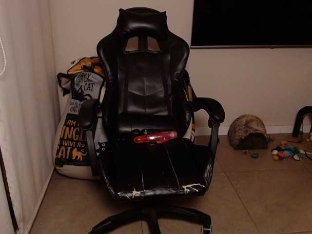 Lili-Cruz40's BongaCams show and profile