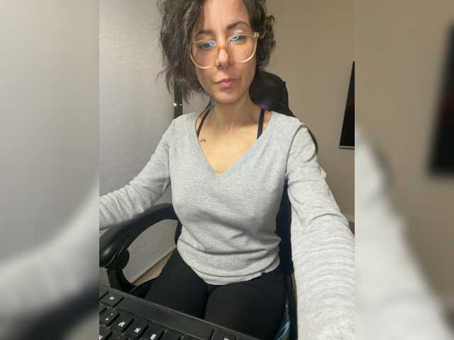 Lili-Cruz40 live cam on BongaCams