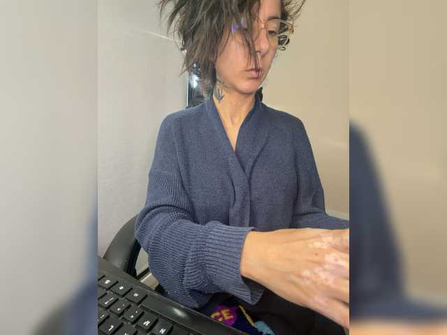 Lili-Cruz40 live cam