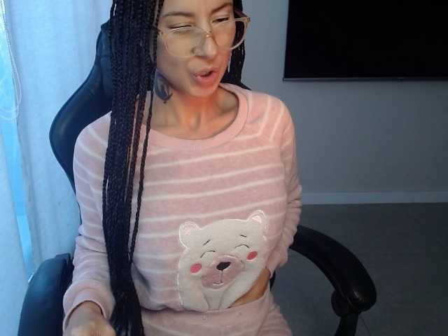 Lili-Cruz40 live cam on BongaCams