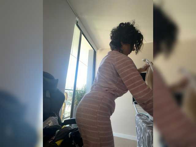 Lili-Cruz40 live cam on BongaCams