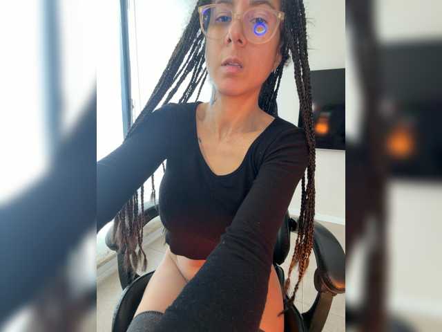 Lili-Cruz40 live cam on BongaCams