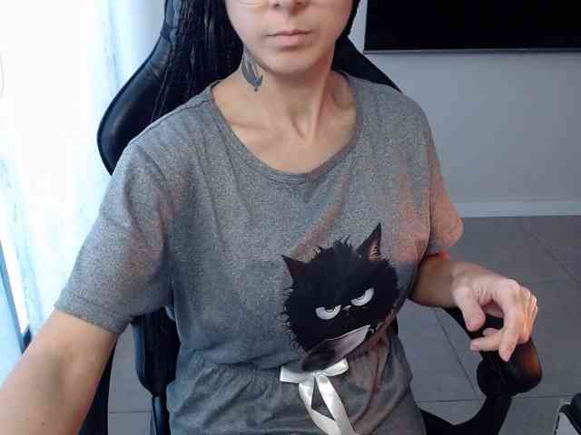 Lili-Cruz40 webcam