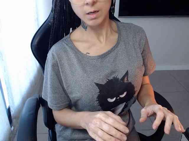 Lili-Cruz40 webcam