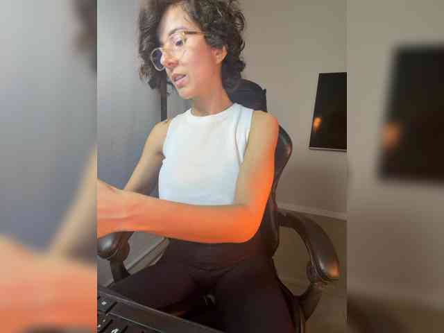 Lili-Cruz40 webcam