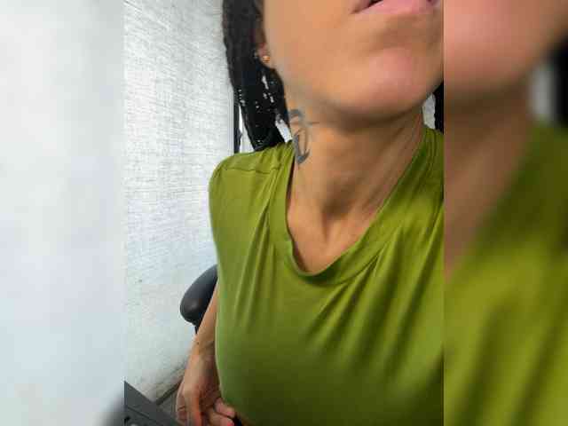Lili-Cruz40 webcam