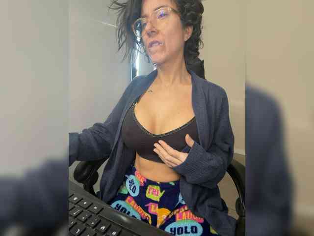 Lili-Cruz40 webcam