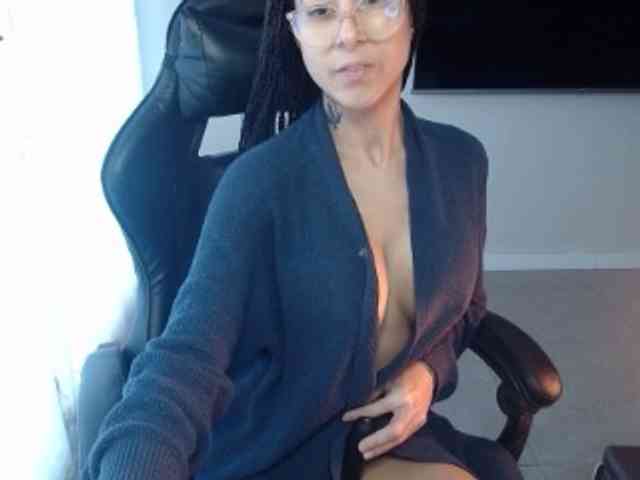 Lili-Cruz40 webcam