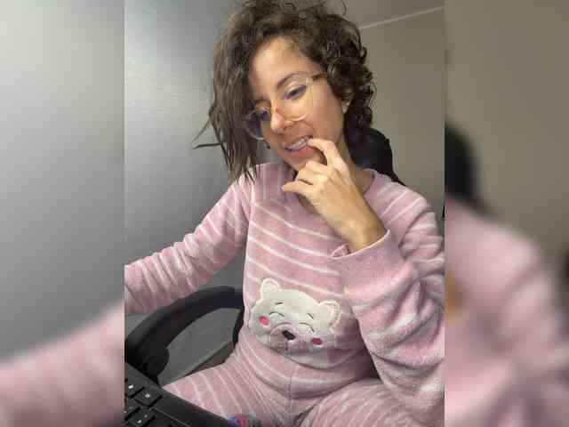Lili-Cruz40 webcam