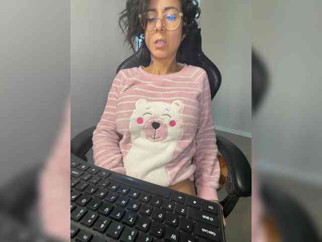Lili-Cruz40 webcam