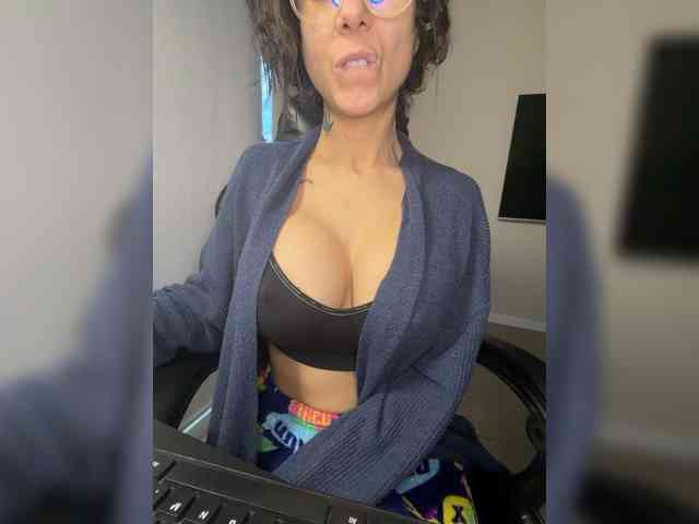 Lili-Cruz40 webcam
