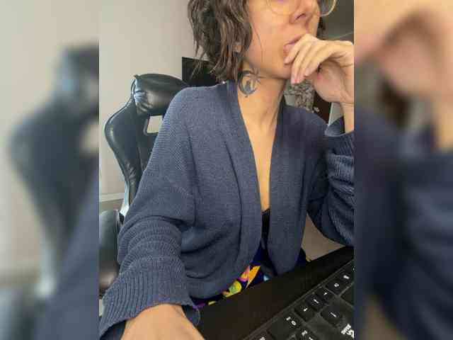 Lili-Cruz40 webcam