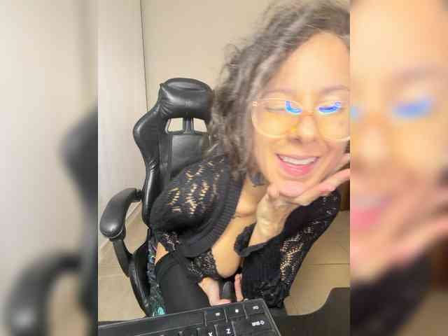 Lili-Cruz40 webcam
