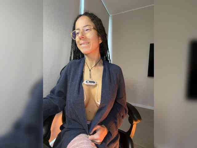 Lili-Cruz40 webcam