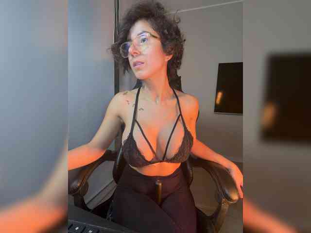 Lili-Cruz40 webcam