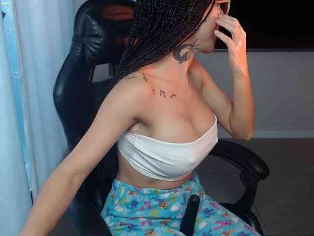 Lili-Cruz40 webcam