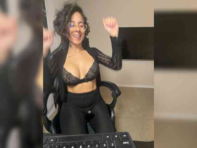 Lili-Cruz40 webcam