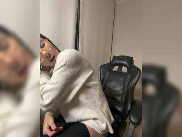 Lili-Cruz40 webcam