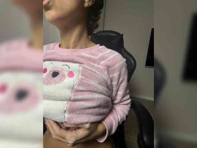 Lili-Cruz40 webcam