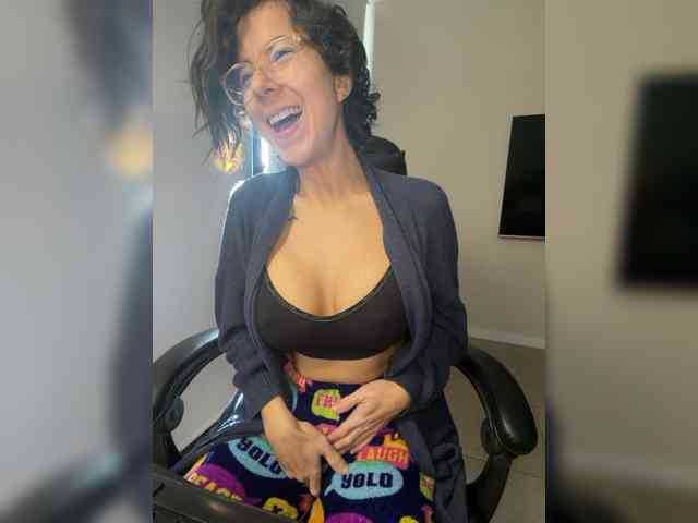Lili-Cruz40 webcam