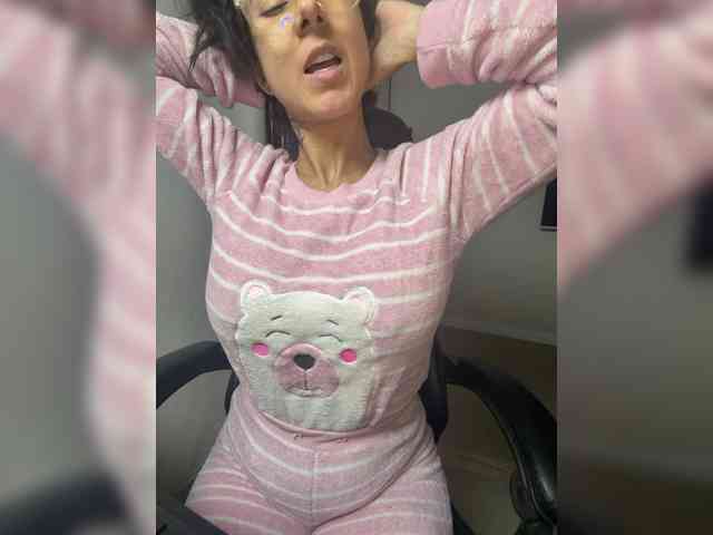 Lili-Cruz40 webcam