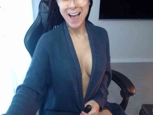 Lili-Cruz40 webcam