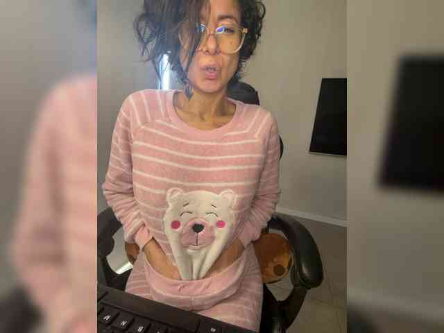 Lili-Cruz40 webcam