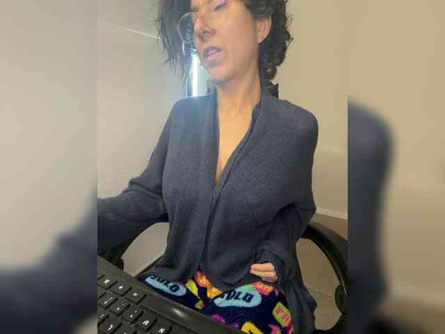 Lili-Cruz40 webcam