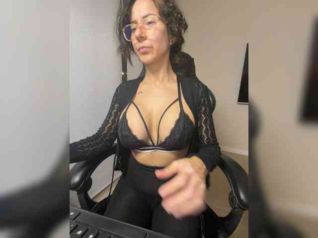 Lili-Cruz40 webcam