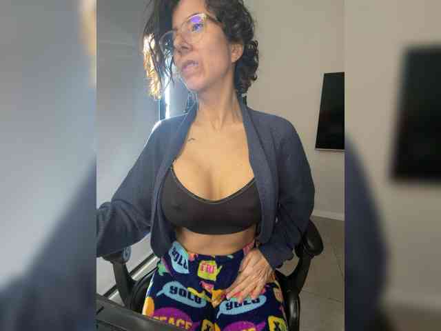 Lili-Cruz40 webcam