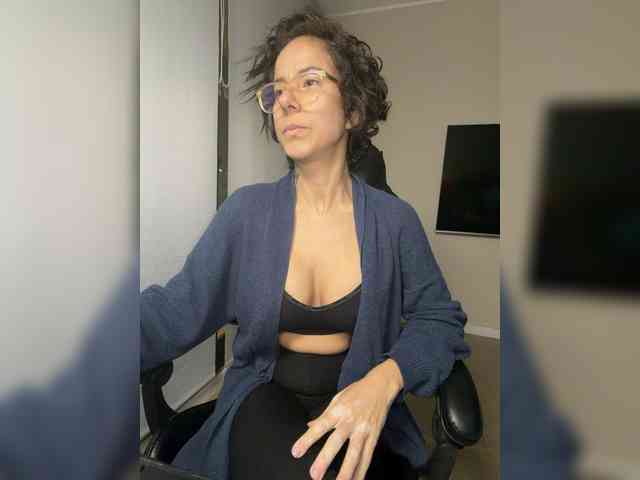 Lili-Cruz40 webcam