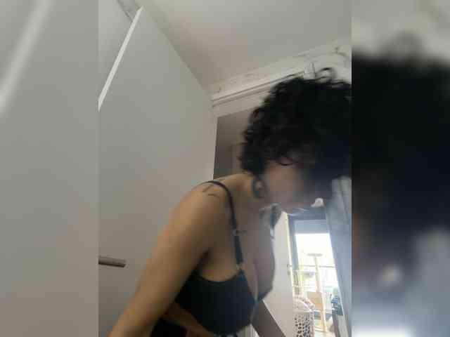 Lili-Cruz40 webcam