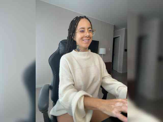 Lili-Cruz40 webcam