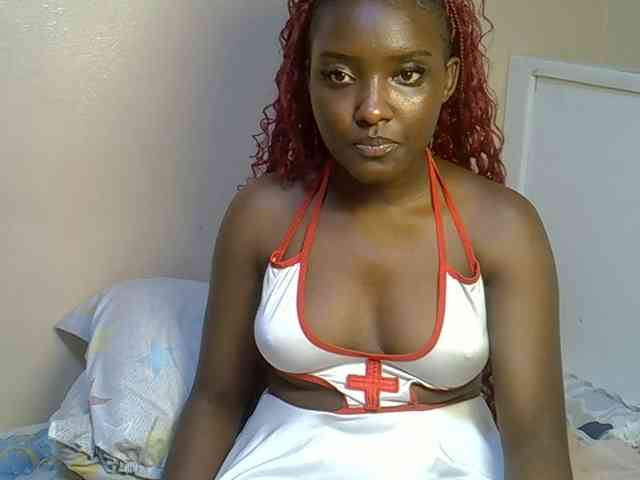 EbonyBarbiee webcam