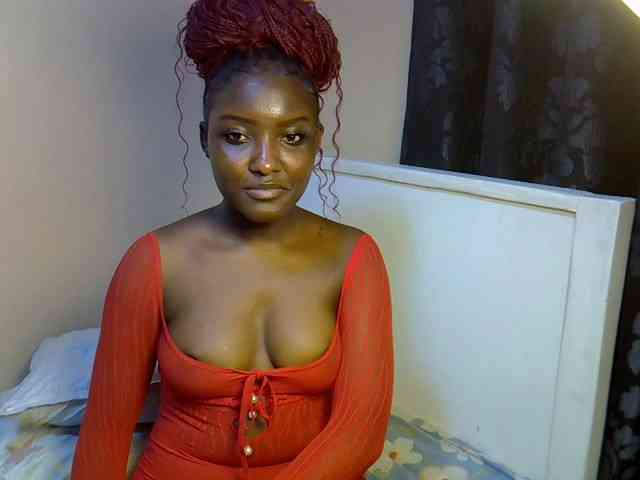 EbonyBarbiee webcam