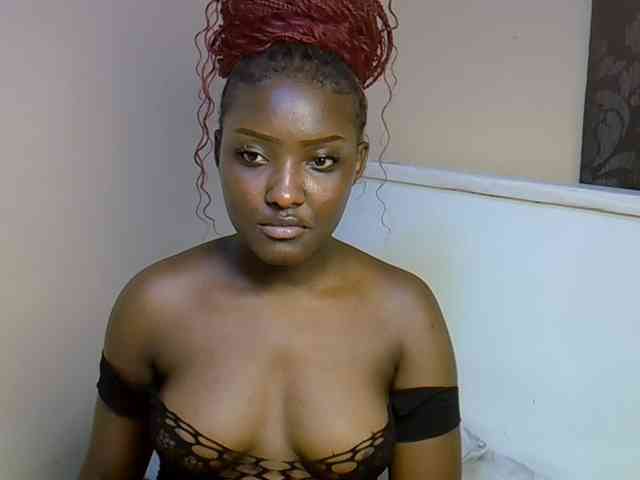 Modèle: EbonyBarbiee