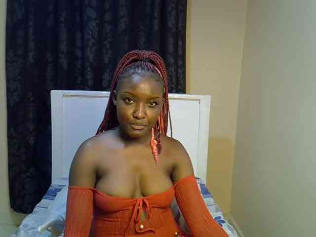 EbonyBarbiee webcam
