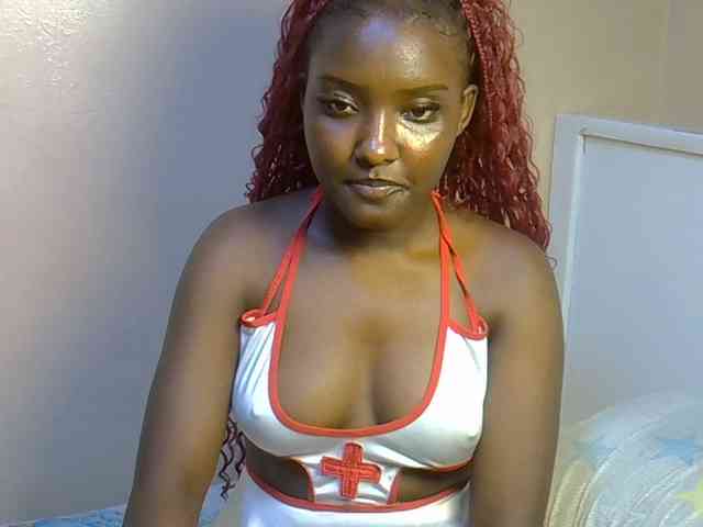 EbonyBarbiee webcam